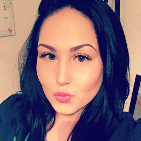 Meet the Posher Other - Meet your Posher, Sara